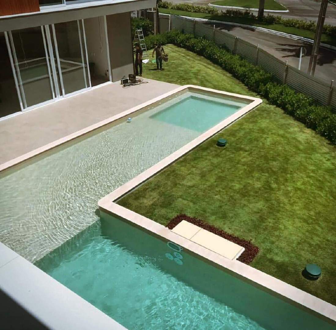 amenagement exterieur Bouches-du-Rhone-renovation de piscines PACA-paysagiste Arles-pose de liner Camargue-entretien de jardin Alpilles