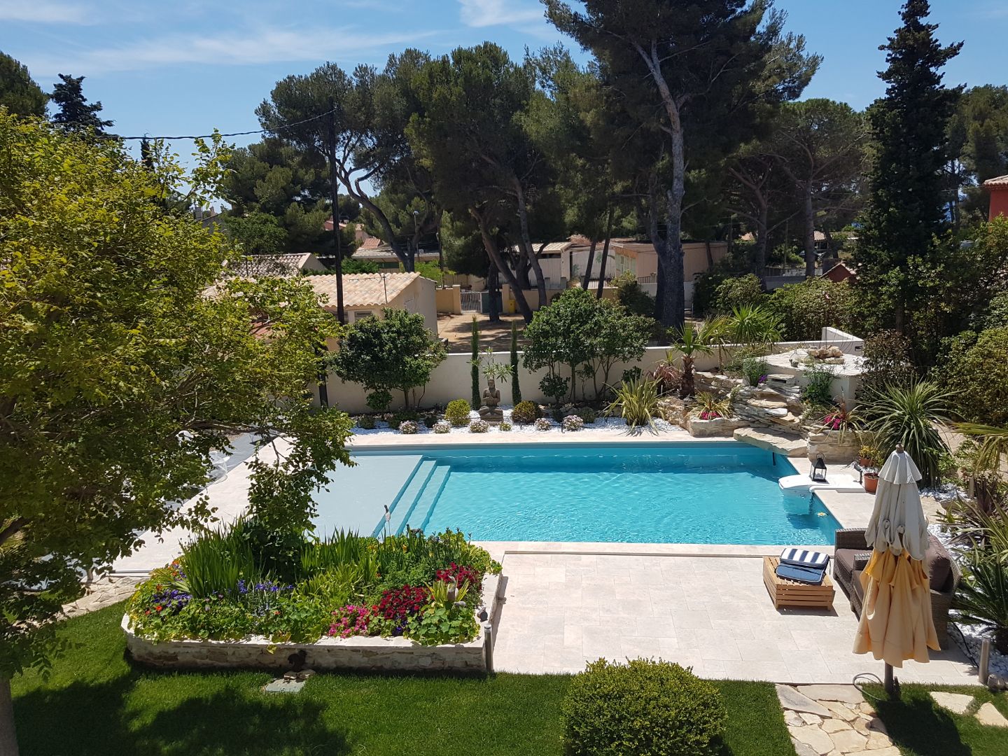 amenagement exterieur Bouches-du-Rhone-renovation de piscines PACA-paysagiste Arles-pose de liner Camargue-entretien de jardin Alpilles