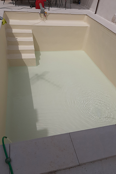 amenagement exterieur Bouches-du-Rhone-renovation de piscines PACA-paysagiste Arles-pose de liner Camargue-entretien de jardin Alpilles