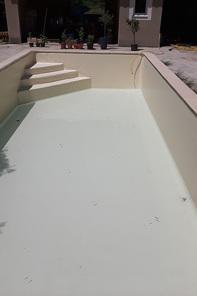 amenagement exterieur Bouches-du-Rhone-renovation de piscines PACA-paysagiste Arles-pose de liner Camargue-entretien de jardin Alpilles