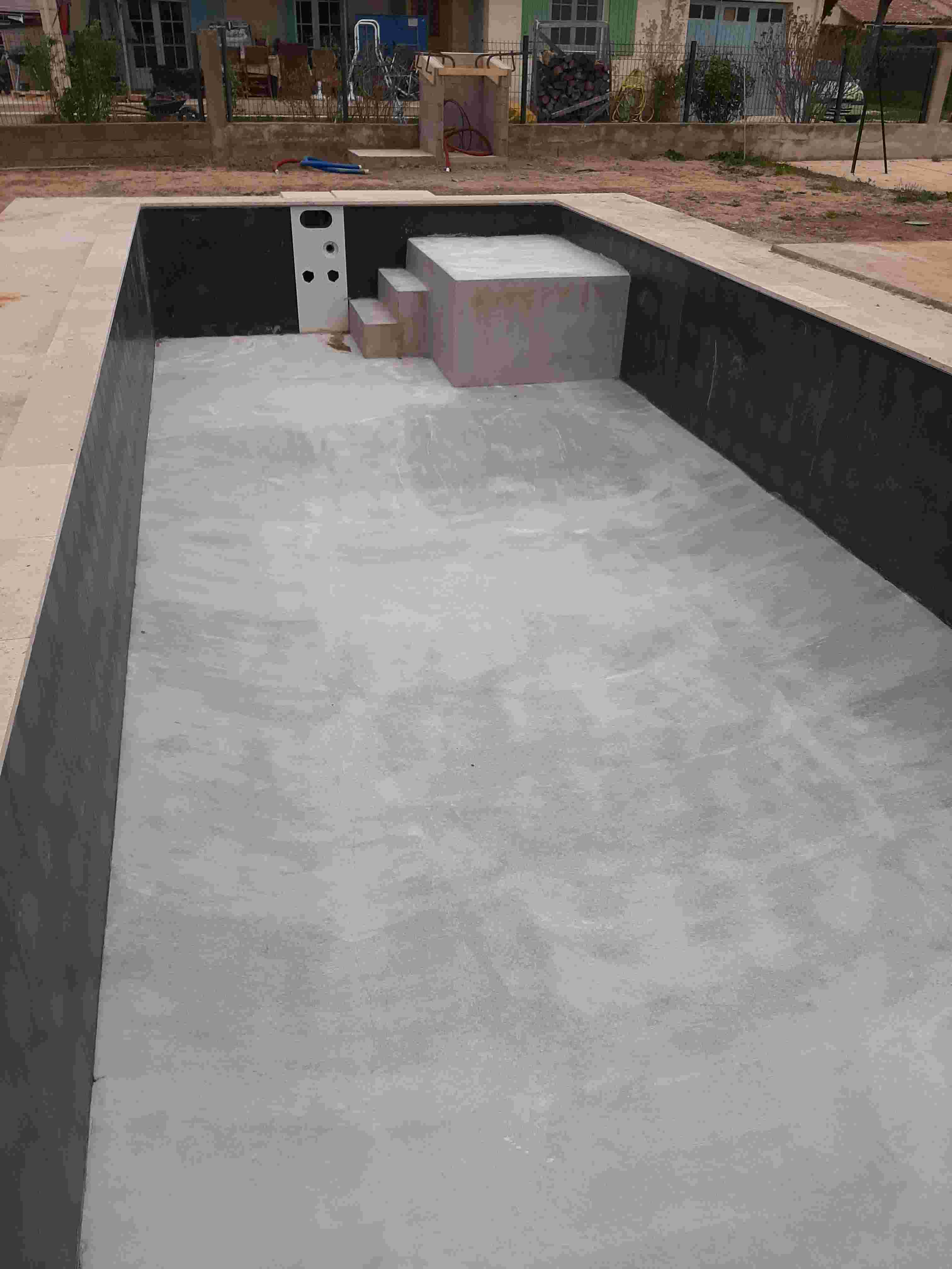 amenagement exterieur Bouches-du-Rhone-renovation de piscines PACA-paysagiste Arles-pose de liner Camargue-entretien de jardin Alpilles