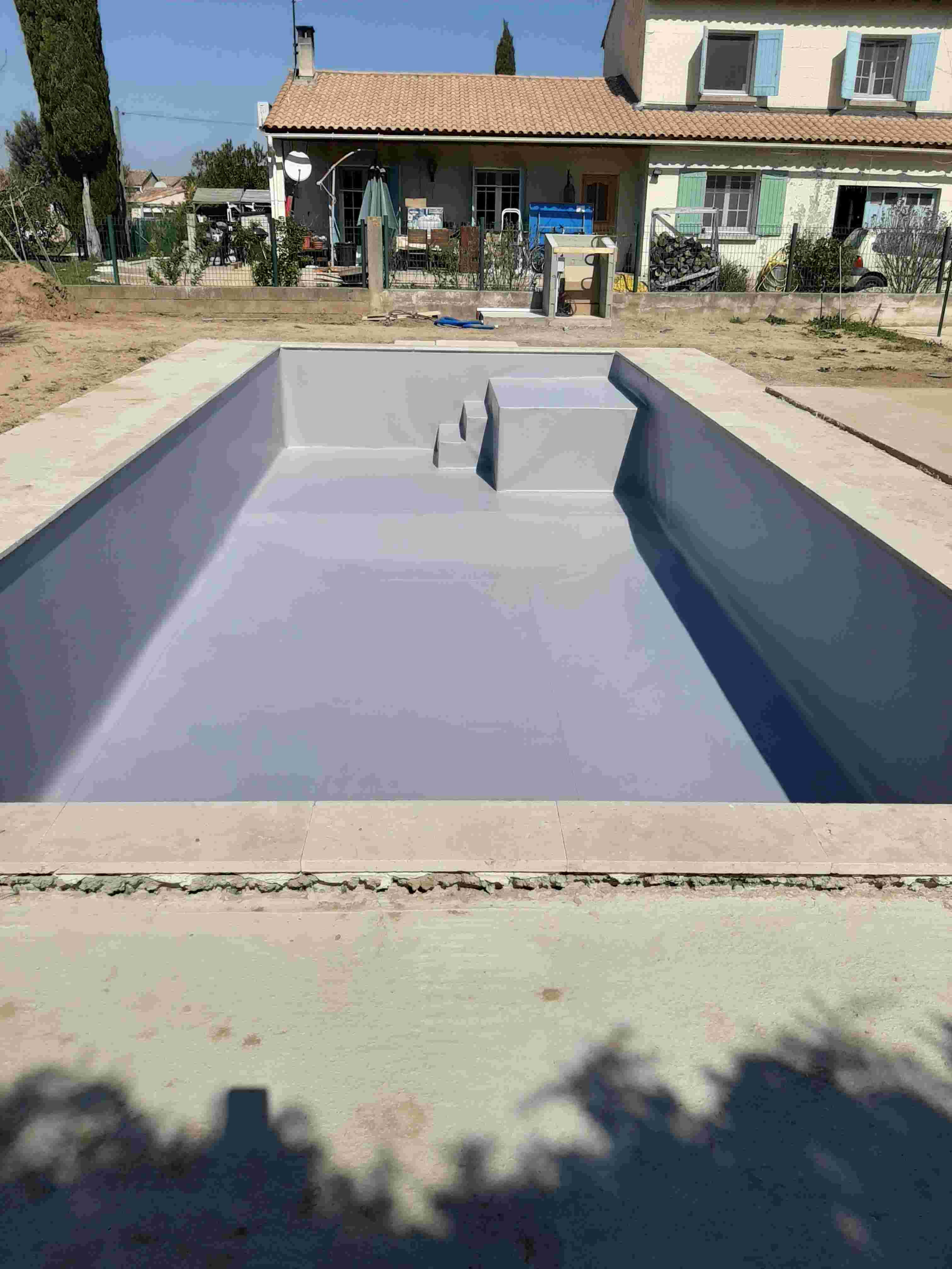 amenagement exterieur Bouches-du-Rhone-renovation de piscines PACA-paysagiste Arles-pose de liner Camargue-entretien de jardin Alpilles