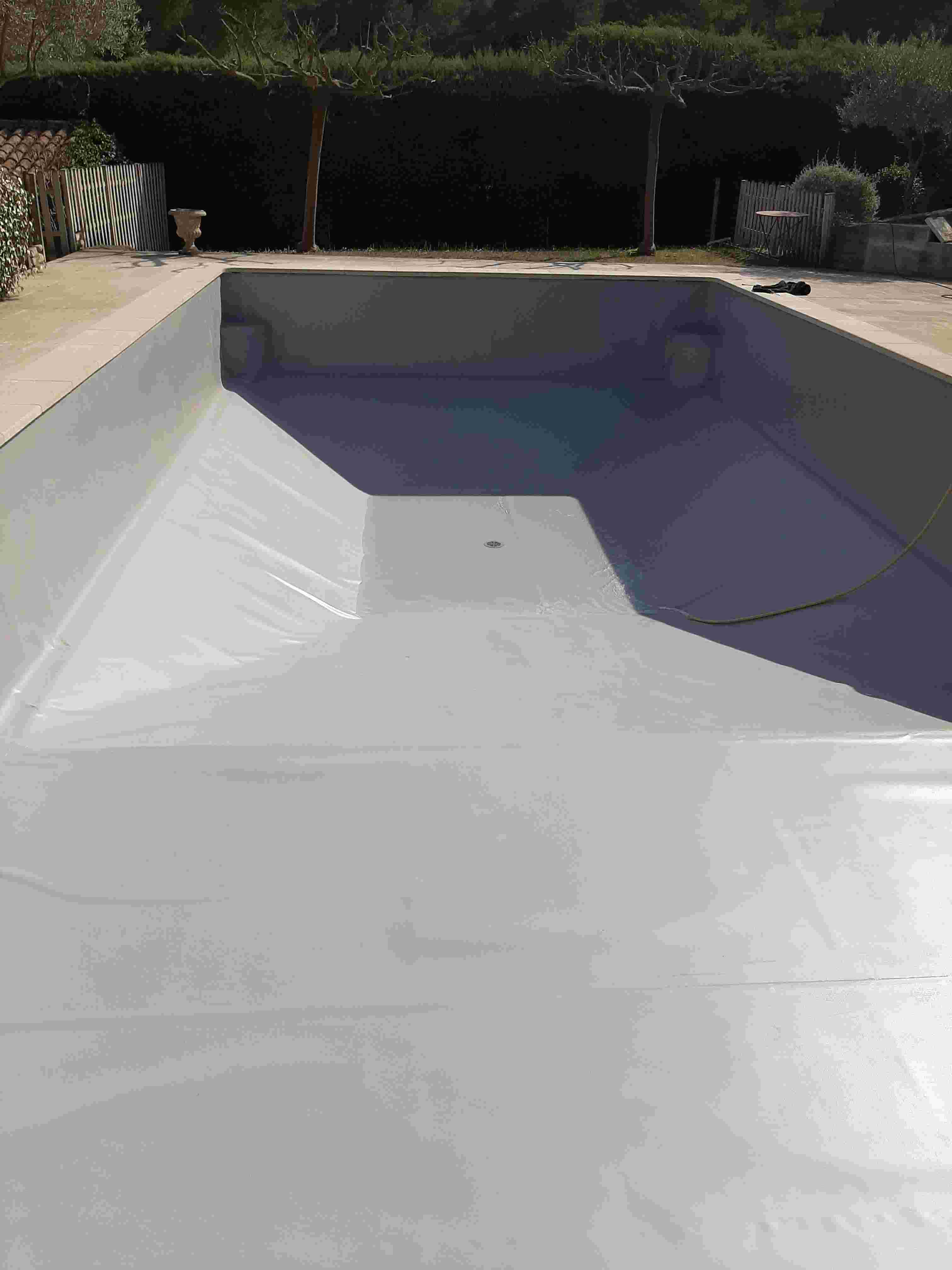 amenagement exterieur Bouches-du-Rhone-renovation de piscines PACA-paysagiste Arles-pose de liner Camargue-entretien de jardin Alpilles