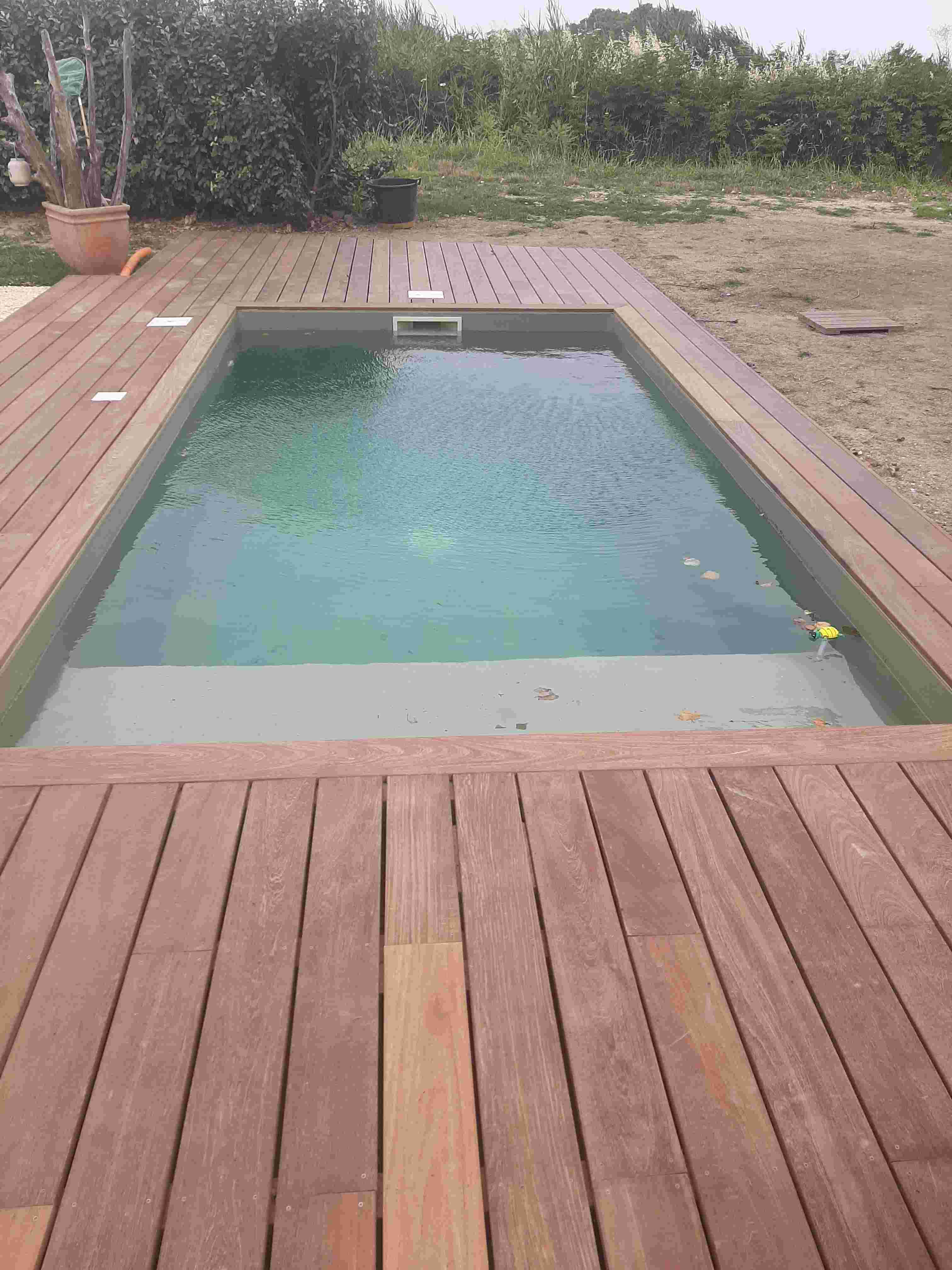 amenagement exterieur Bouches-du-Rhone-renovation de piscines PACA-paysagiste Arles-pose de liner Camargue-entretien de jardin Alpilles