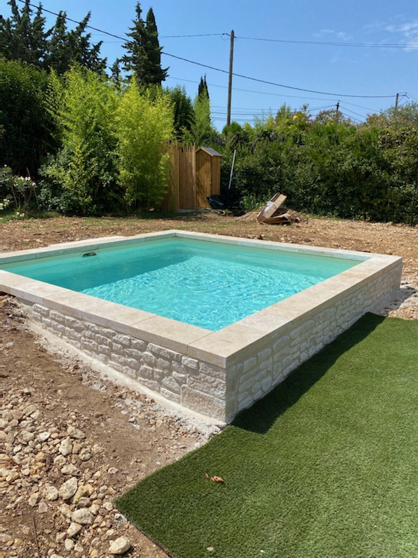 amenagement exterieur Bouches-du-Rhone-renovation de piscines PACA-paysagiste Arles-pose de liner Camargue-entretien de jardin Alpilles